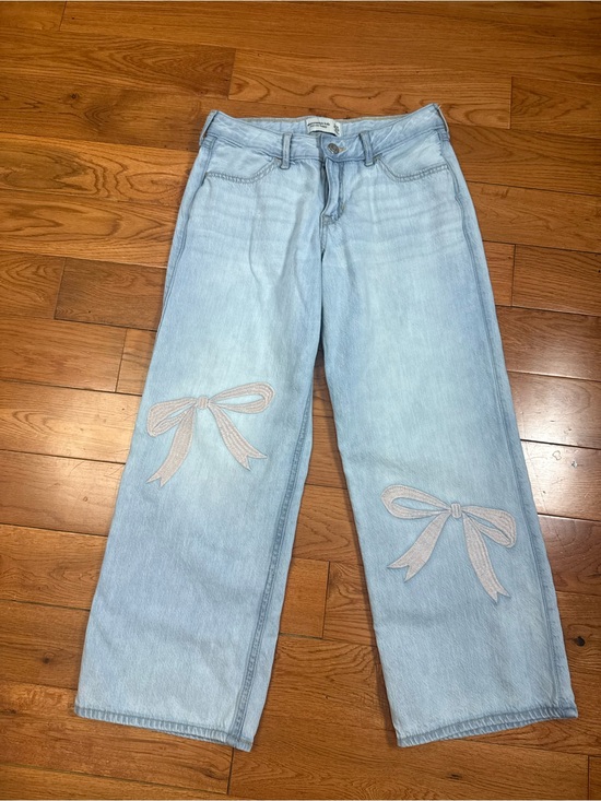 abercrombie kids Other - Abercrombie Kids Girls Low Rise Baggy Bow Embroidered Jeans